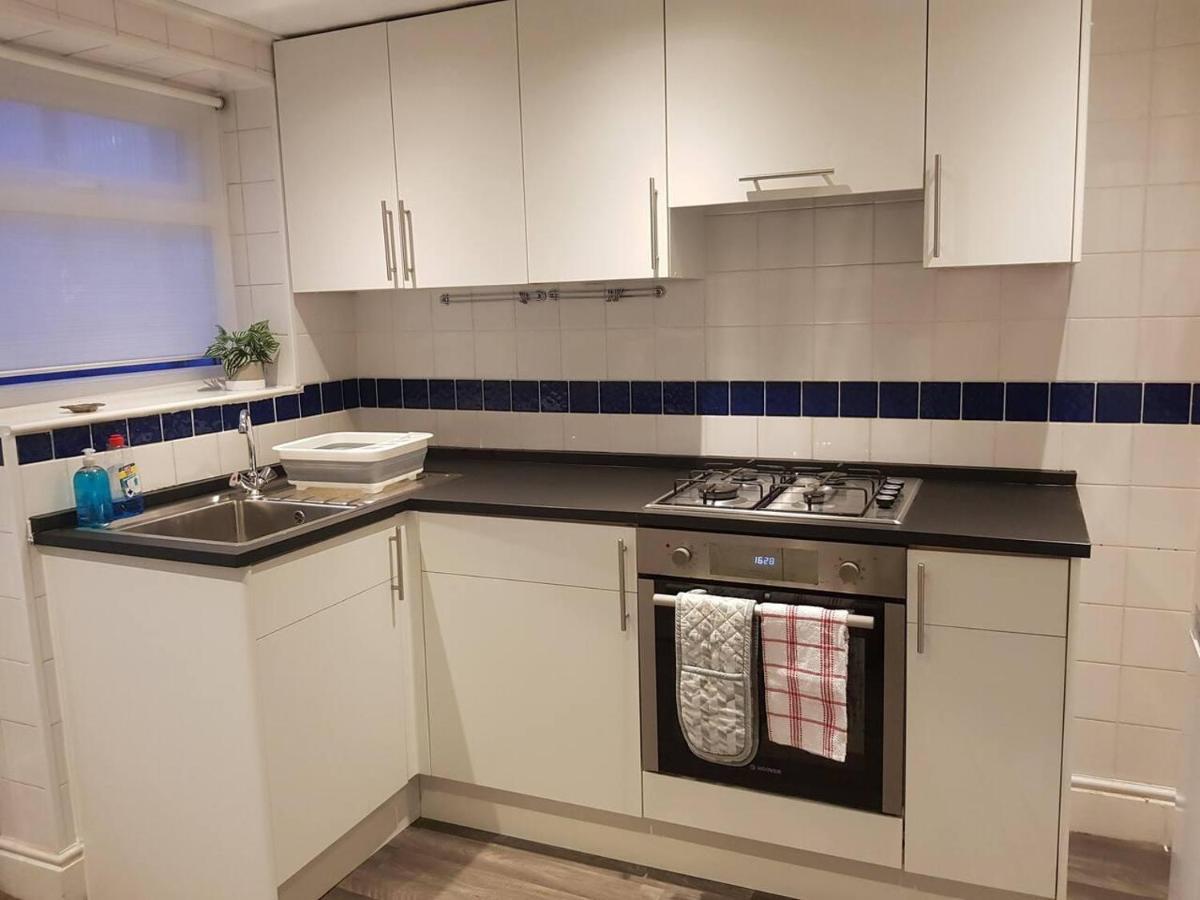הוילה Bright 4-Bed House 15 Min To Manchester Centre מראה חיצוני תמונה