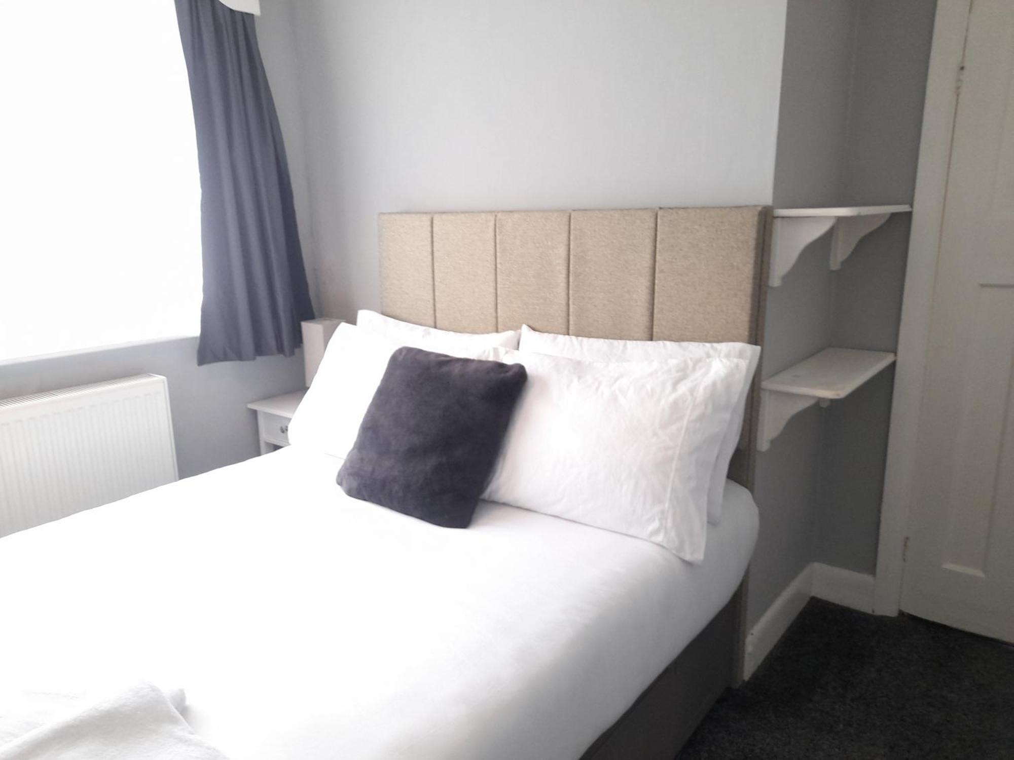 הוילה Bright 4-Bed House 15 Min To Manchester Centre מראה חיצוני תמונה