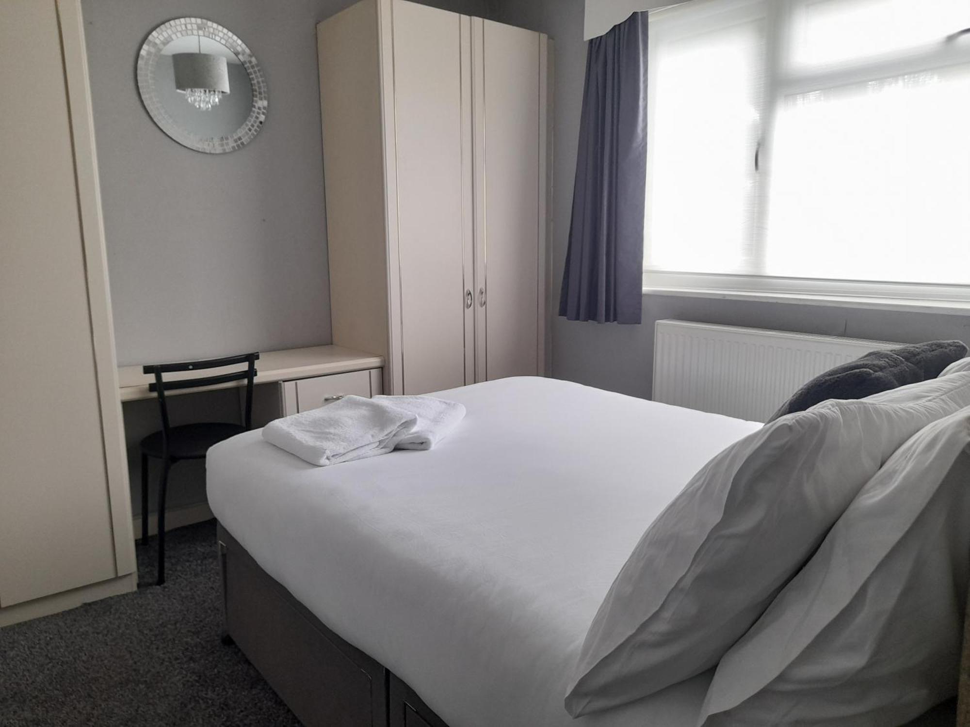 הוילה Bright 4-Bed House 15 Min To Manchester Centre מראה חיצוני תמונה