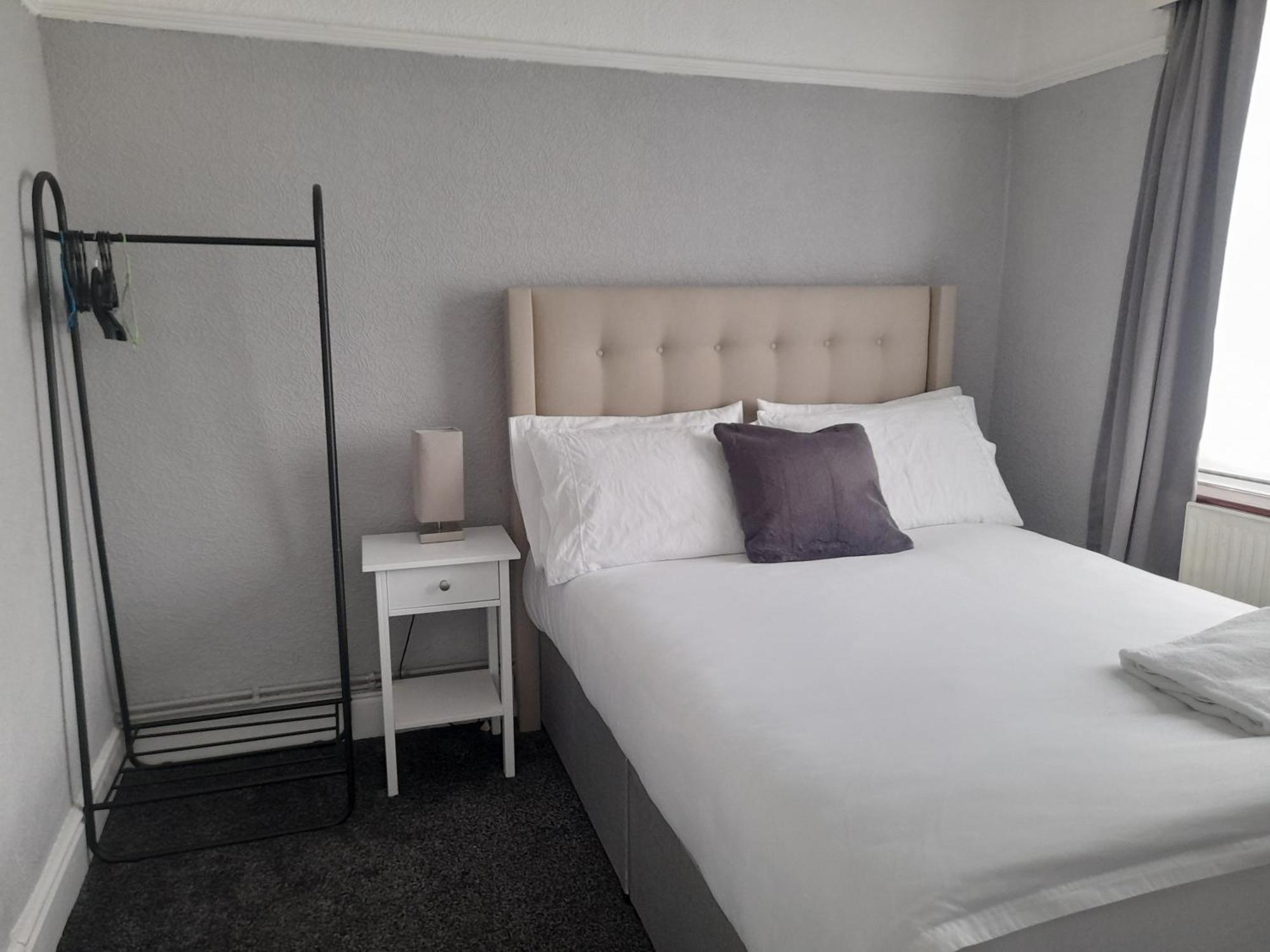 הוילה Bright 4-Bed House 15 Min To Manchester Centre מראה חיצוני תמונה