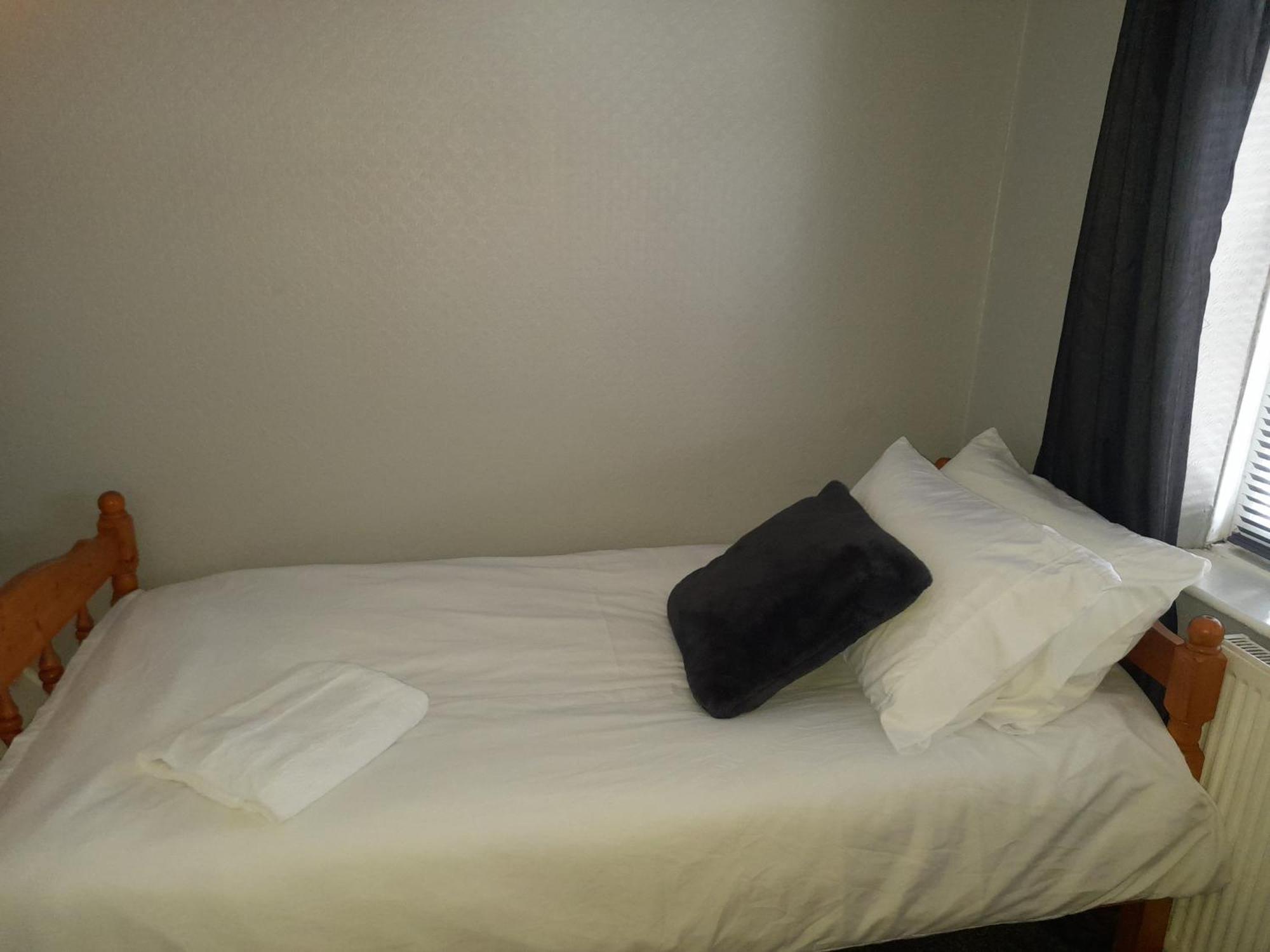 הוילה Bright 4-Bed House 15 Min To Manchester Centre מראה חיצוני תמונה