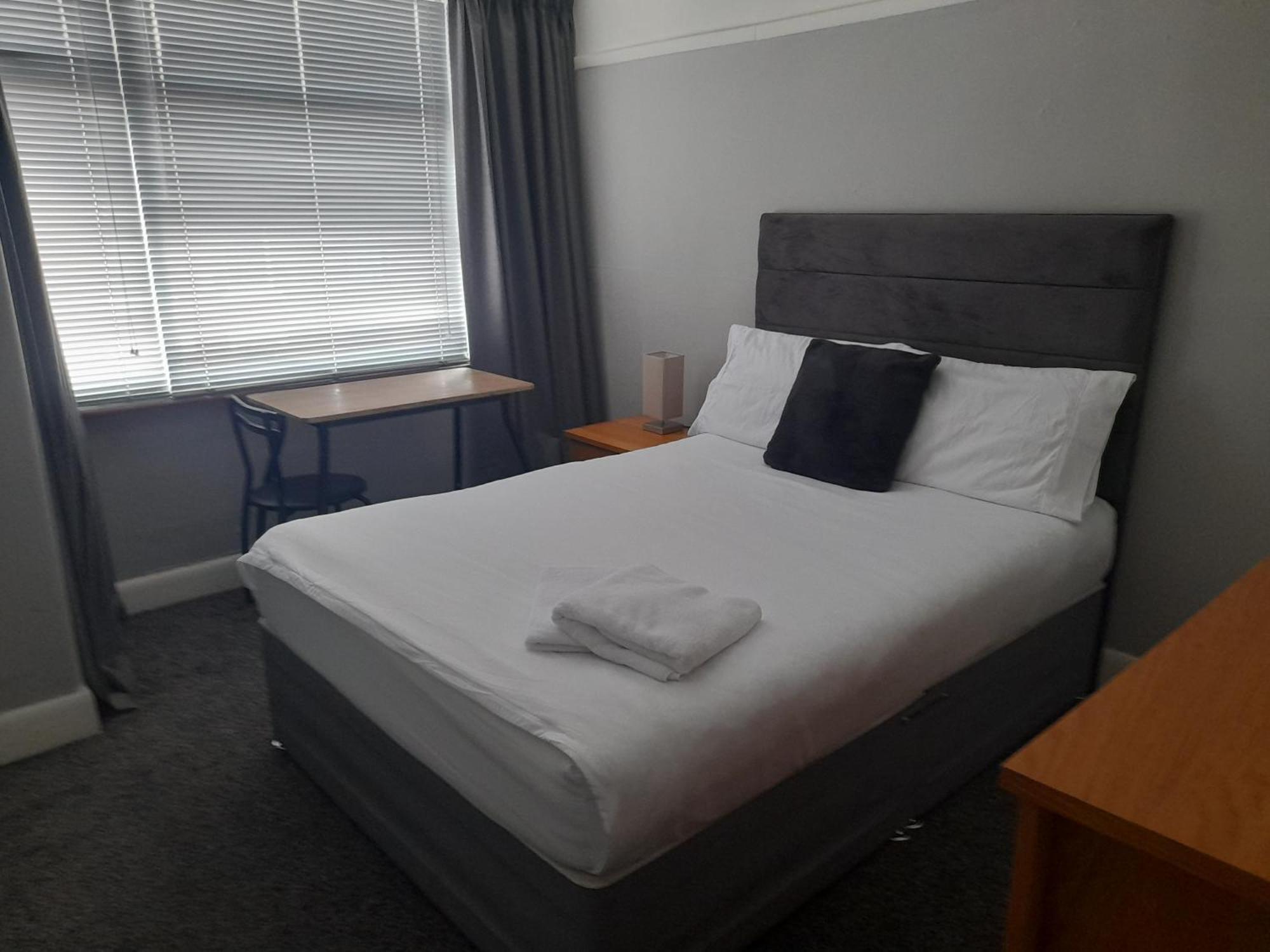 הוילה Bright 4-Bed House 15 Min To Manchester Centre מראה חיצוני תמונה