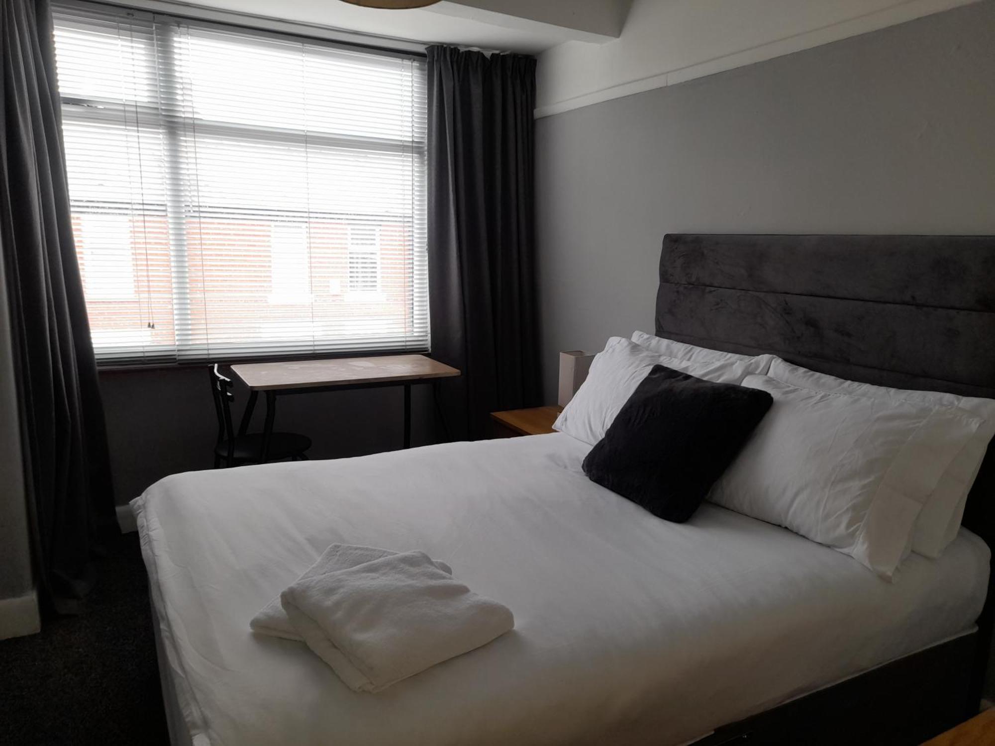 הוילה Bright 4-Bed House 15 Min To Manchester Centre מראה חיצוני תמונה