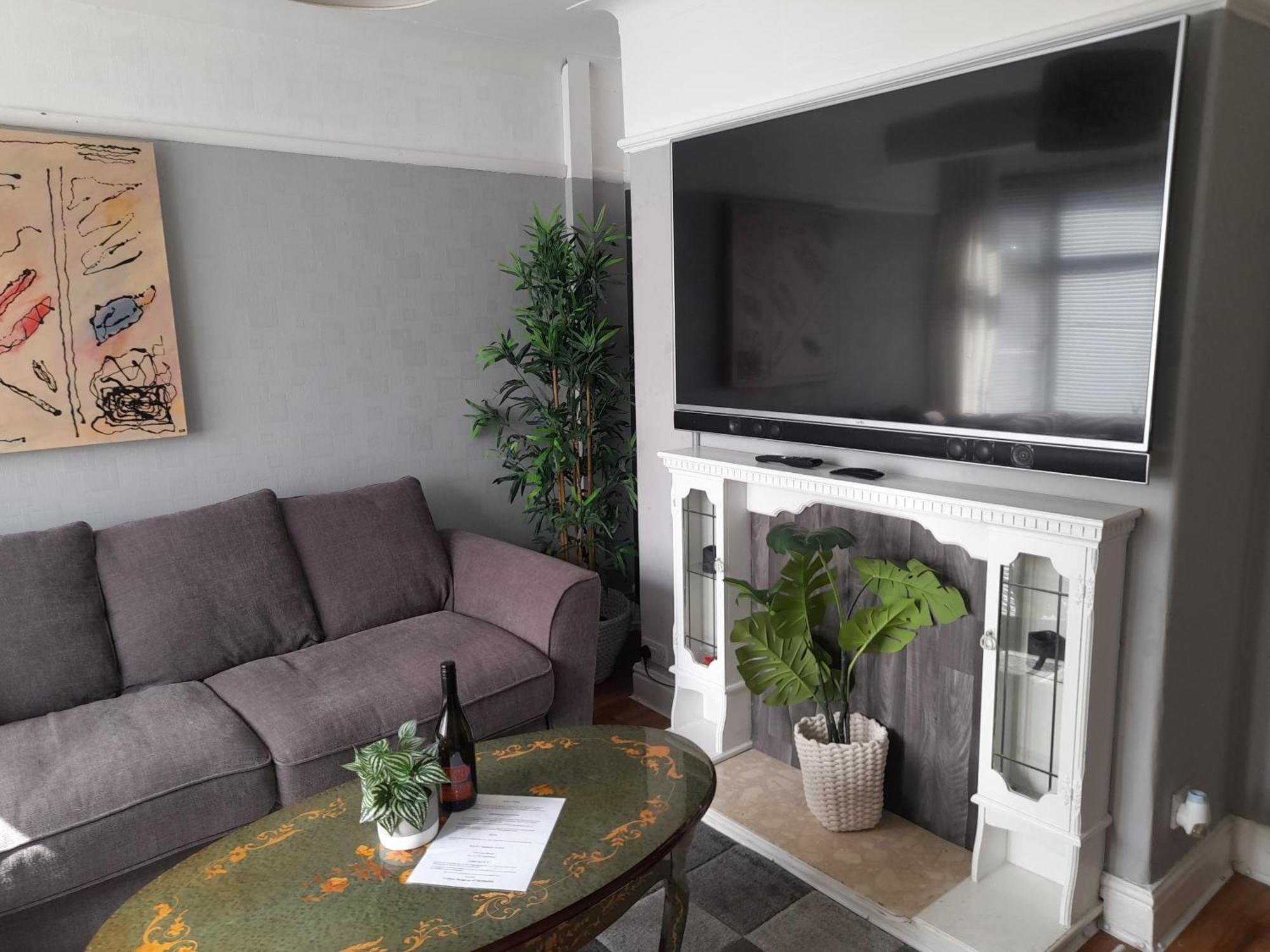 הוילה Bright 4-Bed House 15 Min To Manchester Centre מראה חיצוני תמונה