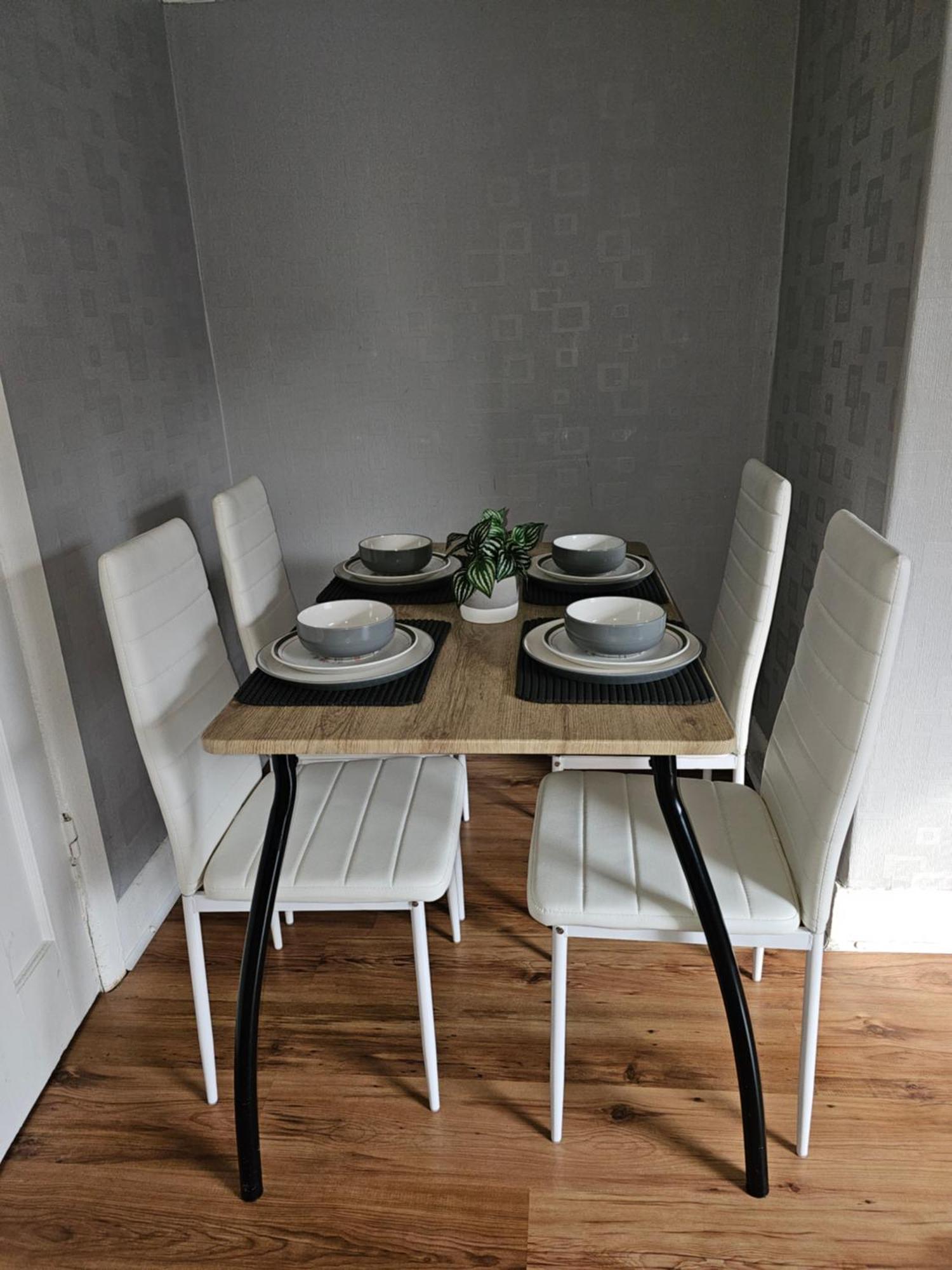 הוילה Bright 4-Bed House 15 Min To Manchester Centre מראה חיצוני תמונה